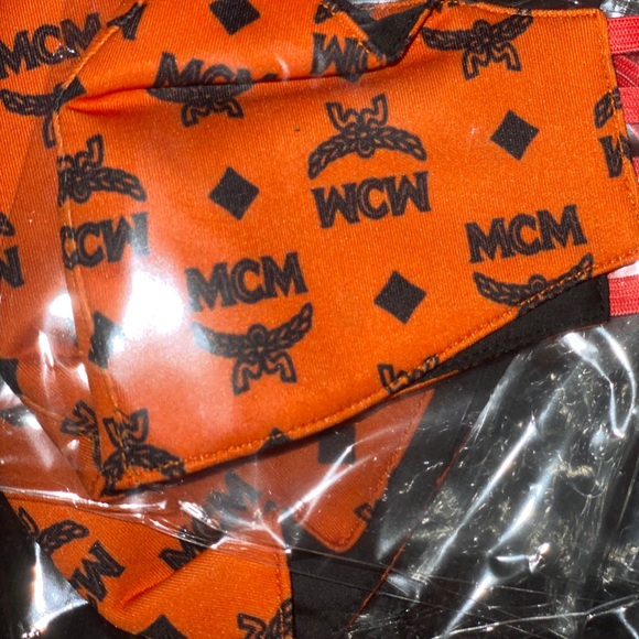 Facemask - Picture 1 of 1